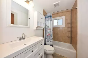 1329 N 11th Ave, West Bend, WI 53090 - Photo 12