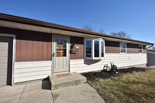 1329 N 11th Ave, West Bend, WI 53090 - Photo 2