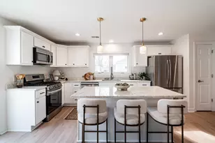 805 N Oakwood Ave, Oconomowoc, WI 53066 - Photo 16