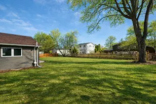 805 N Oakwood Ave, Oconomowoc, WI 53066 - Photo 52