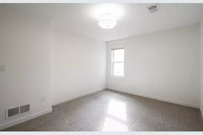 805 N Oakwood Ave, Oconomowoc, WI 53066 - Photo 36