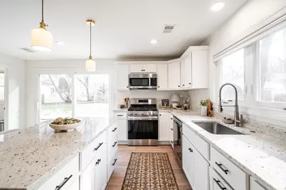 805 N Oakwood Ave, Oconomowoc, WI 53066 - Photo 20