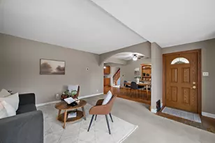 2844 S 132nd St, New Berlin, WI 53151 - Photo 4