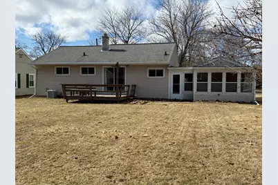 1337 N 9th St, Manitowoc, WI 54220 - Photo 4