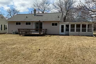 1337 N 9th St, Manitowoc, WI 54220 - Photo 4