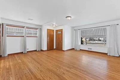 3250 S 72nd St, Milwaukee, WI 53219 - Photo 6