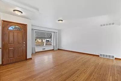 3250 S 72nd St, Milwaukee, WI 53219 - Photo 8