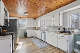 233 N Dries St, Saukville, WI 53080 - Photo 10