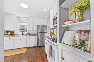 2722 N 74th St, Wauwatosa, WI 53210 - Photo 14