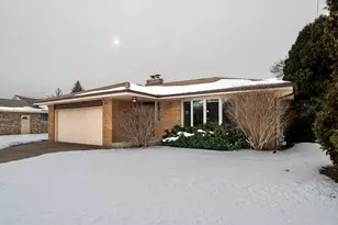 5869 S Trinthammer Ave, Cudahy, WI 53110 - Photo 2