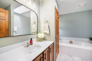 1677 Bernheim St, Oshkosh, WI 54904 - Photo 18