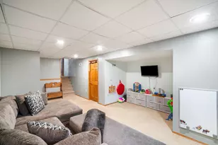 1677 Bernheim St, Oshkosh, WI 54904 - Photo 24