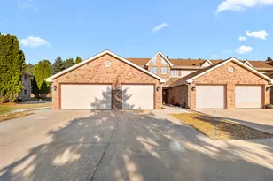 1507 Clarence Ct, West Bend, WI 53095 - Photo 16