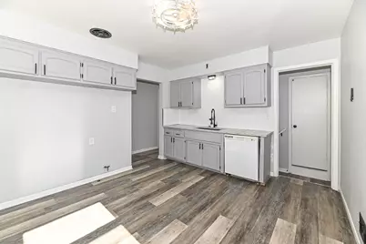 2530 S 64th St, Milwaukee, WI 53219 - Photo 10