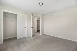 N101W16938 Tanglewood Dr, Germantown, WI 53022 - Photo 10