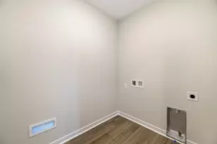 N101W16938 Tanglewood Dr, Germantown, WI 53022 - Photo 6