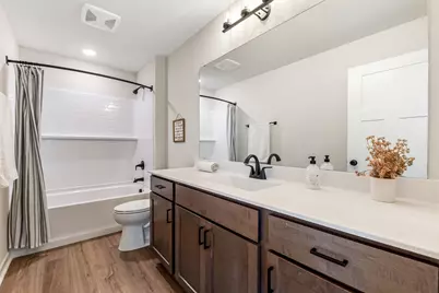 N101W16938  Tanglewood Dr, Germantown, WI 53022 - Photo 12