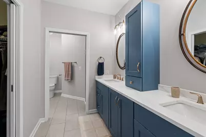 1300 N Prospect Ave #115, Milwaukee, WI 53202 - Photo 20