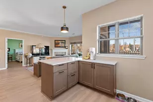 1300 N Prospect Ave, Milwaukee, WI 53202 - Photo 8