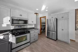 375 Regatta Dr, Port Washington, WI 53074 - Photo 8