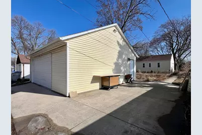3207 S Austin St, Milwaukee, WI 53207 - Photo 28