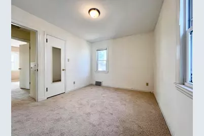 3207 S Austin St, Milwaukee, WI 53207 - Photo 12