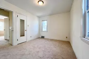 3207 S Austin St, Milwaukee, WI 53207 - Photo 12