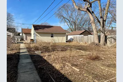 3207 S Austin St, Milwaukee, WI 53207 - Photo 2