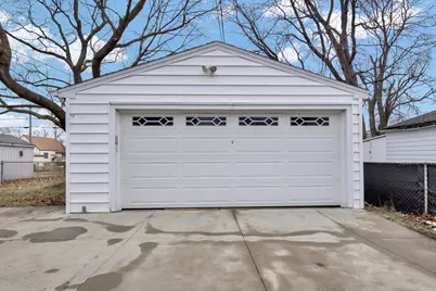 2058 S 87th St, West Allis, WI 53227 - Photo 18