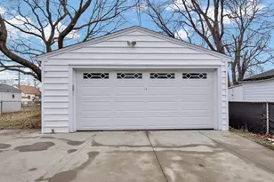 2058 S 87th St, West Allis, WI 53227 - Photo 18