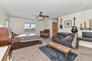 910 Century Wy, Racine, WI 53406 - Photo 24