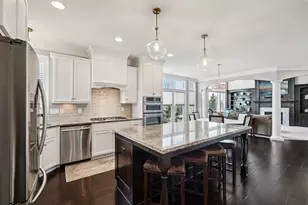 N49W18765 Emerald Hills Dr, Menomonee Falls, WI 53051 - Photo 4