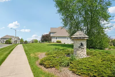N49W18765  Emerald Hills Dr, Menomonee Falls, WI 53051 - Photo 76