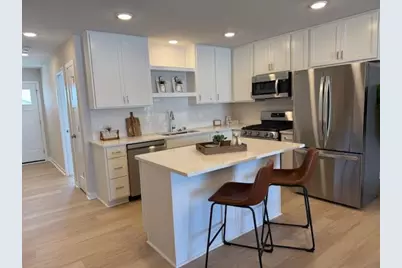 W219N16270  Primrose Ct, Jackson, WI 53037 - Photo 6