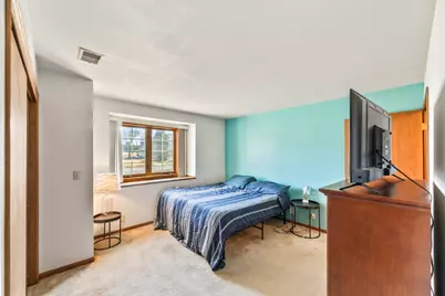 1055  Quinlan Dr #C, Pewaukee, WI 53072 - Photo 8