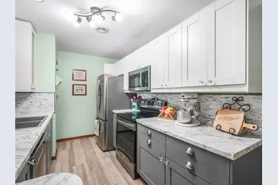 940  Prairie Dr #27, Racine, WI 53406 - Photo 12