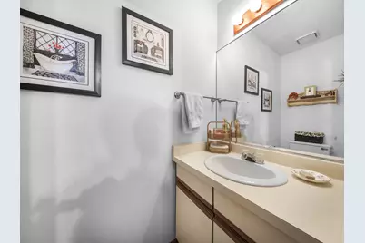 940  Prairie Dr #27, Racine, WI 53406 - Photo 16