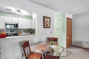 940 Prairie Dr, Racine, WI 53406 - Photo 10