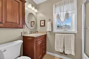 10327 N Savannah Ct, Mequon, WI 53092 - Photo 14