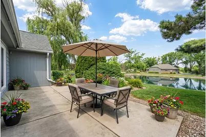 10327 N Savannah Ct, Mequon, WI 53092 - Photo 2