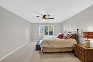 10327 N Savannah Ct, Mequon, WI 53092 - Photo 12