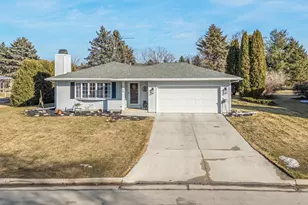 116 Chippewa Dr, Sheboygan Falls, WI 53085 - Photo 1