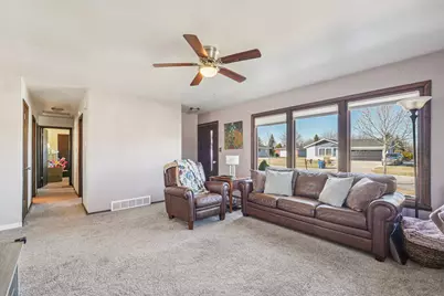 395 E Oak Ln, Oak Creek, WI 53154 - Photo 4