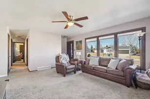 395 E Oak Ln, Oak Creek, WI 53154 - Photo 4