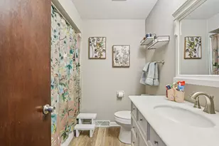 395 E Oak Ln, Oak Creek, WI 53154 - Photo 12