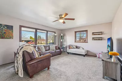 395 E Oak Ln, Oak Creek, WI 53154 - Photo 2