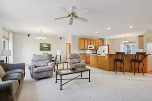 1905 Hunter Ct, Waukesha, WI 53189 - Photo 8