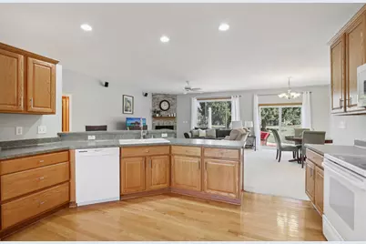 1905  Hunter Ct, Waukesha, WI 53189 - Photo 14