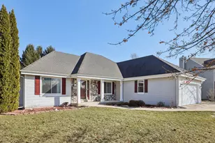 1905 Hunter Ct, Waukesha, WI 53189 - Photo 2