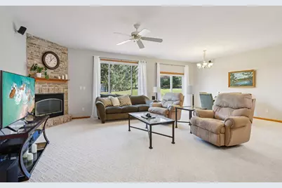 1905  Hunter Ct, Waukesha, WI 53189 - Photo 6